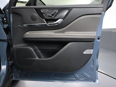 Used 2023 Lincoln Corsair Reserve w/ Jet Appearance Package image 45