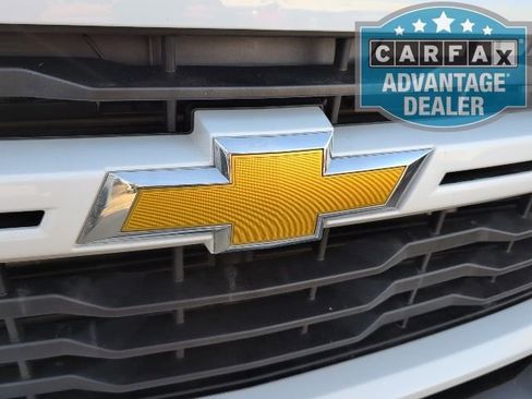 Used 2024 Chevrolet Silverado 2500 Custom w/ Custom Value Package image 10