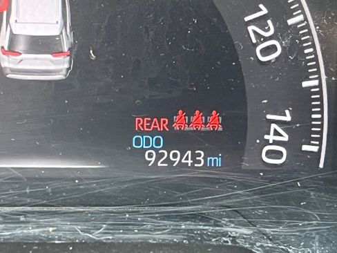 Used 2023 Toyota RAV4 XLE AWD/4WD image 9