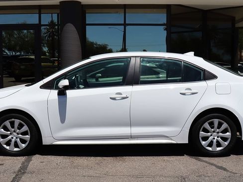 Used 2020 Toyota Corolla LE FWD image 8