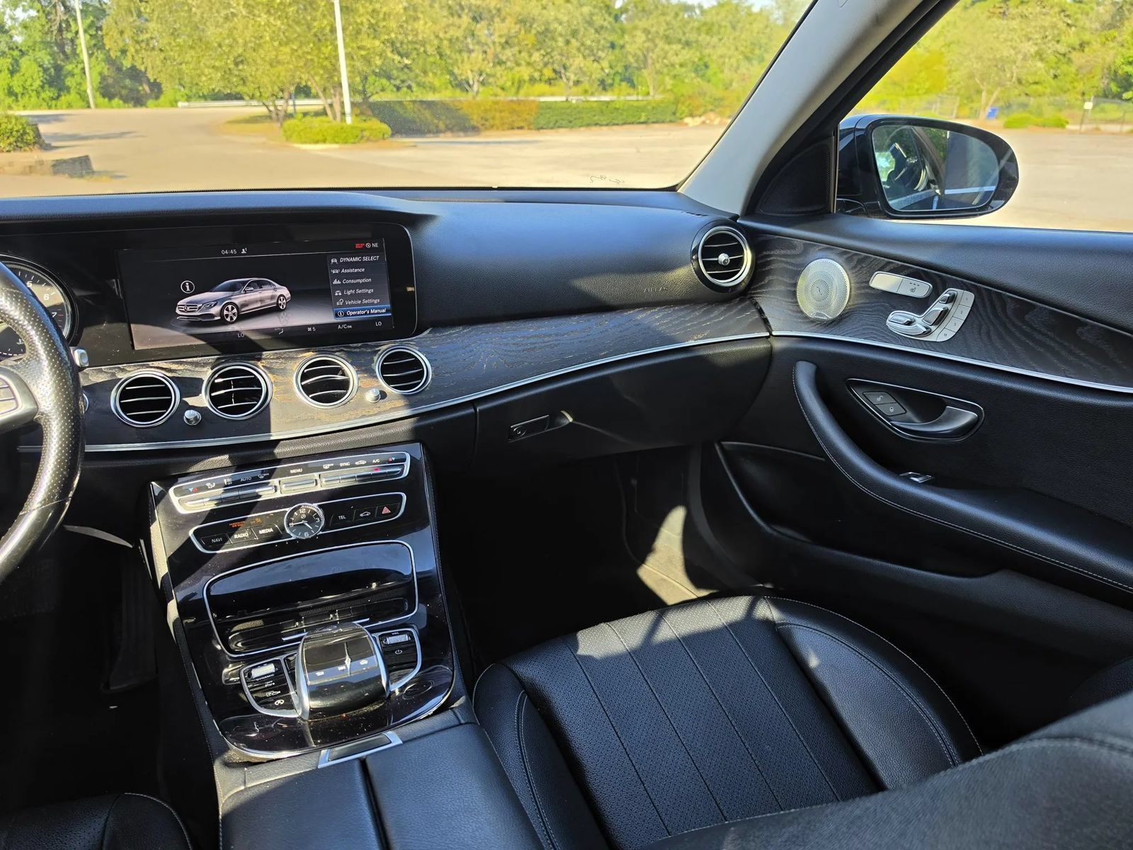 Used 2017 Mercedes-Benz E 300 4MATIC image 12