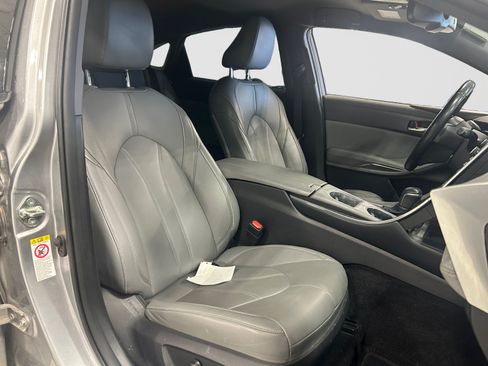 Used 2019 Toyota Avalon XLE FWD image 17