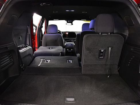 Used 2025 Chevrolet Traverse LT w/ Driver Confidence Package AWD/4WD image 29