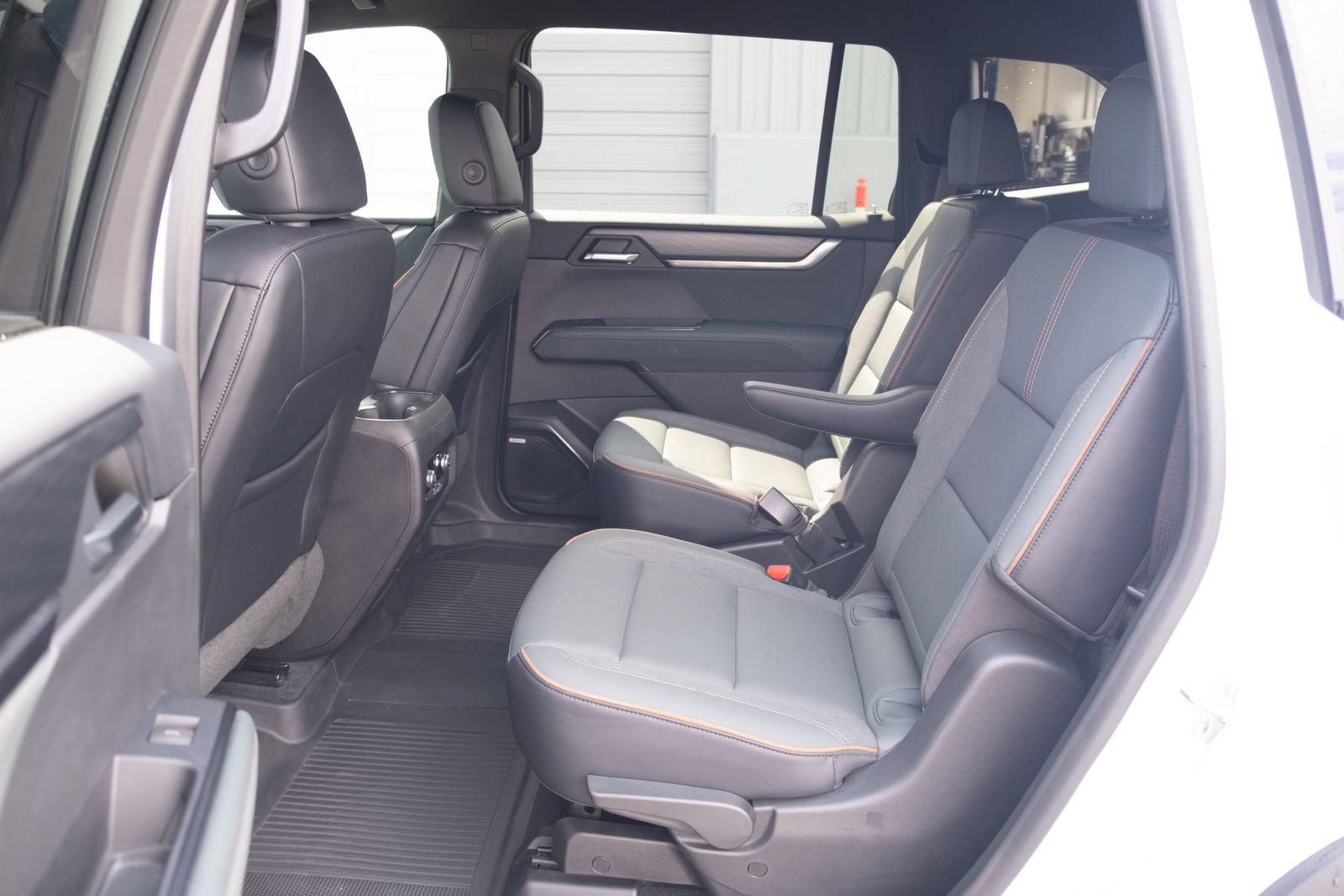 Used 2024 GMC Acadia AT4 w/ Luxury Package AWD/4WD image 17