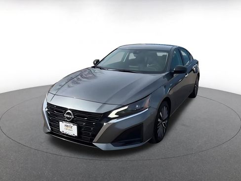 Used 2025 Nissan Altima 2.5 SV image 7