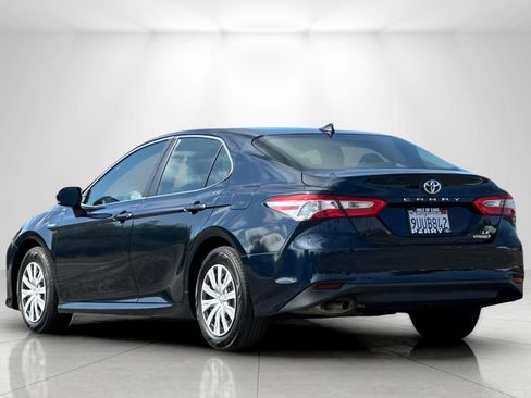 Used 2020 Toyota Camry LE w/ Fleet Convenience Package FWD image 5