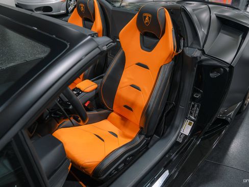 Used 2020 Lamborghini Huracan EVO AWD/4WD image 9