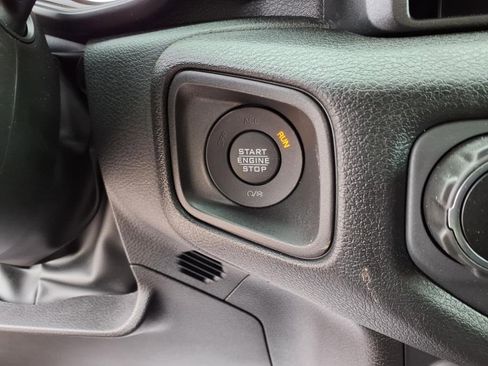 New 2025 Jeep Gladiator Sport image 17