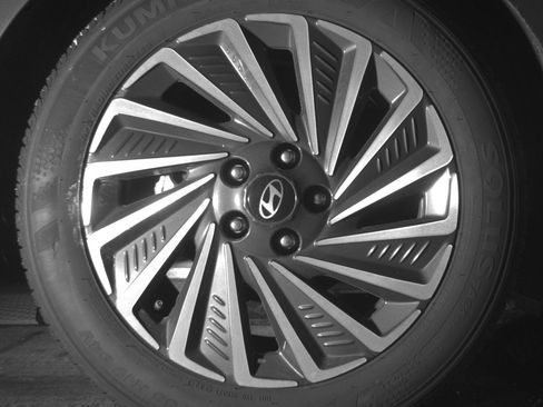 Used 2025 Hyundai Sonata SEL FWD image 15