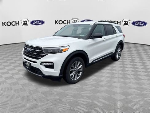 Used 2023 Ford Explorer XLT w/ Equipment Group 202A AWD/4WD image 3
