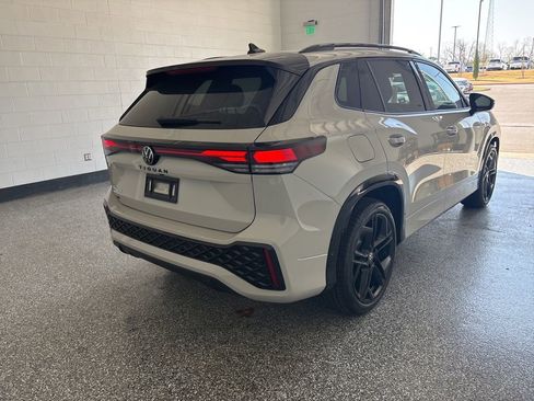 New 2026 Volkswagen Tiguan SE R-Line FWD image 5