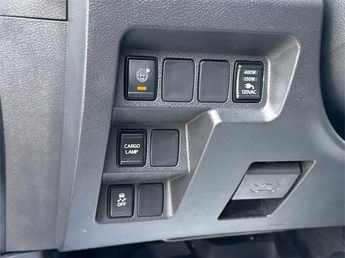 Used 2023 Nissan Frontier SV w/ SV Convenience Package image 22