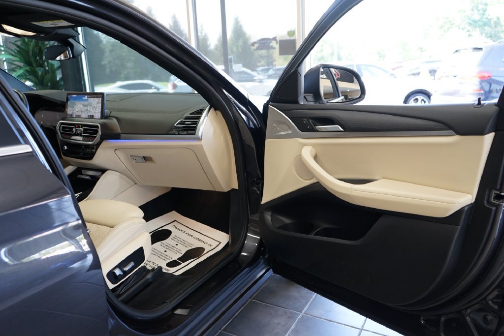 Used 2022 BMW X4 xDrive30i w/ Parking Assistance Package AWD/4WD image 46