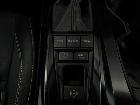 Used 2025 Toyota Camry SE FWD image 23