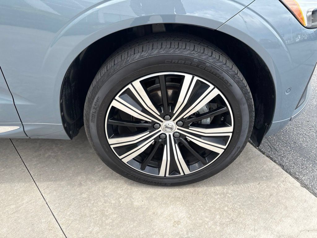 Certified 2023 Volvo XC60 B5 Plus AWD/4WD image 13