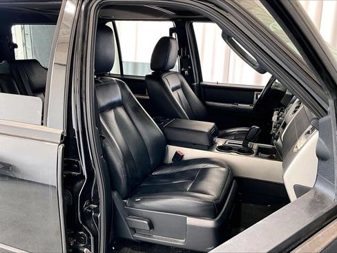Used 2016 Ford Expedition XLT RWD image 16