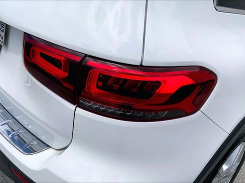 Used 2020 Mercedes-Benz GLB 250 image 32