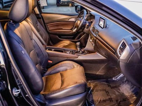 Used 2018 MAZDA MAZDA3 Grand Touring w/ Premium Equipment Package image 18