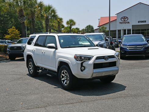 Certified 2023 Toyota 4Runner TRD Off-Road Premium w/ Moonroof Package AWD/4WD image 6
