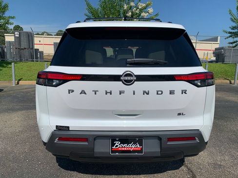 New 2026 Nissan Pathfinder SL w/ SL Premium Package FWD image 4