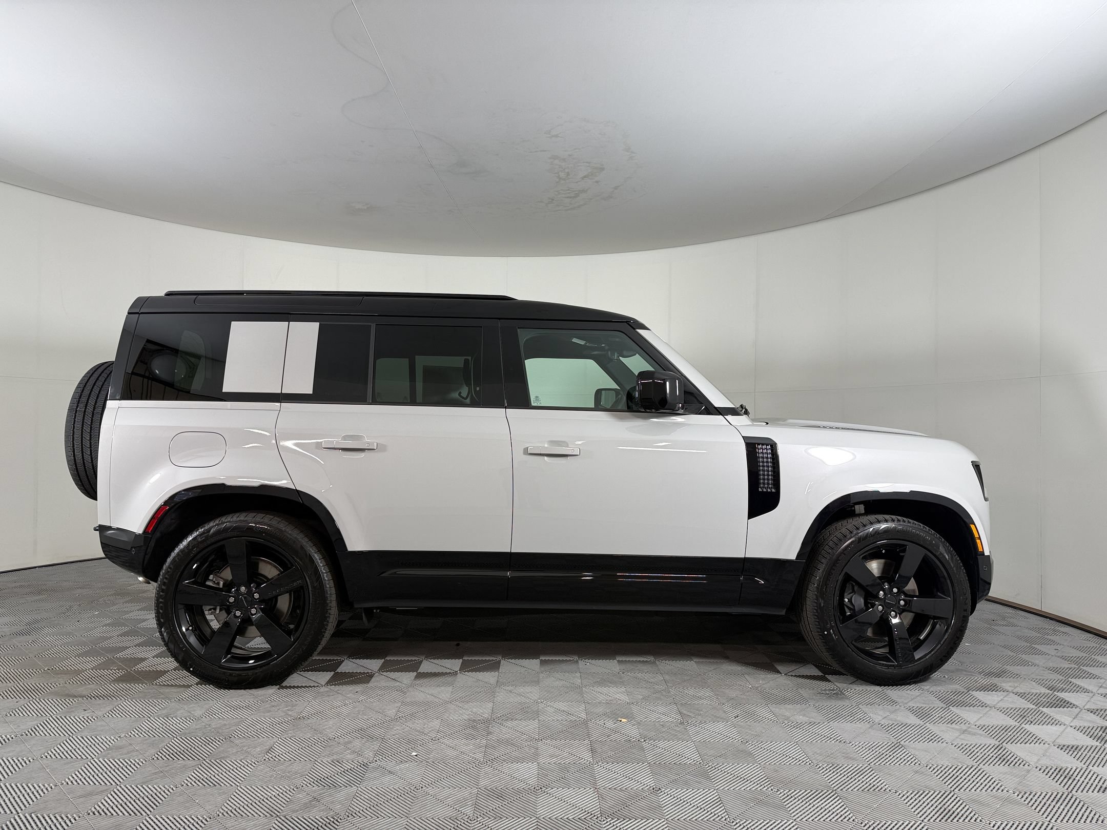 New 2026 Land Rover Defender 110 X-Dynamic SE AWD/4WD image 8