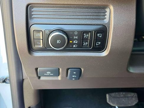 Certified 2025 Ford F350 King Ranch w/ FX4 Off-Road Package AWD/4WD image 31