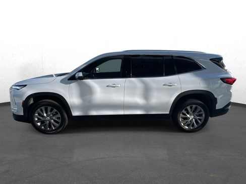 Used 2025 Buick Enclave Preferred image 6