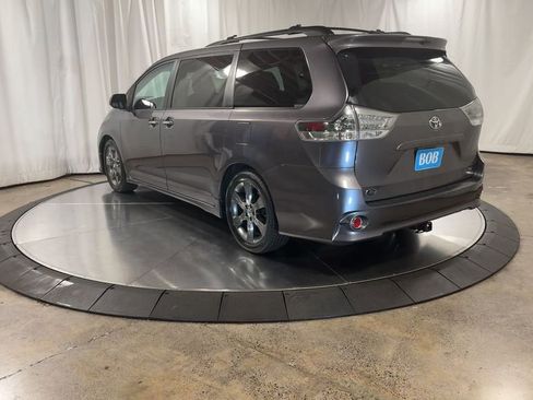 Used 2016 Toyota Sienna SE Premium image 8