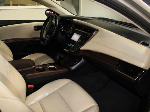 Used 2014 Toyota Avalon XLE FWD image 27