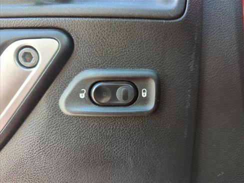 Used 2017 Jeep Wrangler Sahara image 22