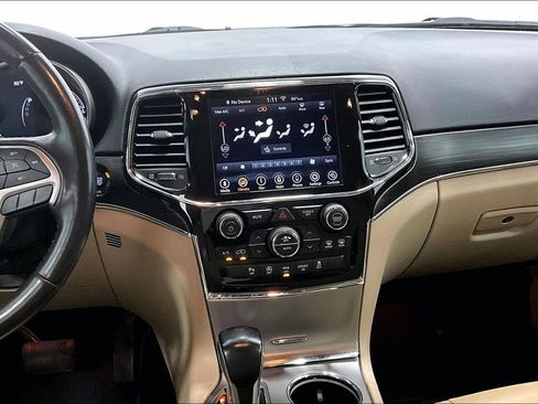 Used 2022 Jeep Grand Cherokee Limited image 8