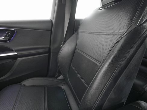 Used 2025 Mercedes-Benz GLC 300 GLC 300 image 26