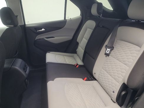 Used 2020 Chevrolet Equinox LT image 18