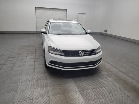 Used 2018 Volkswagen Jetta SE FWD image 14