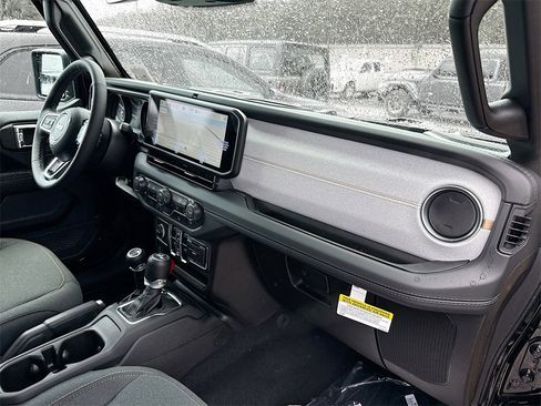 New 2025 Jeep Wrangler Sahara w/ Technology Group image 32