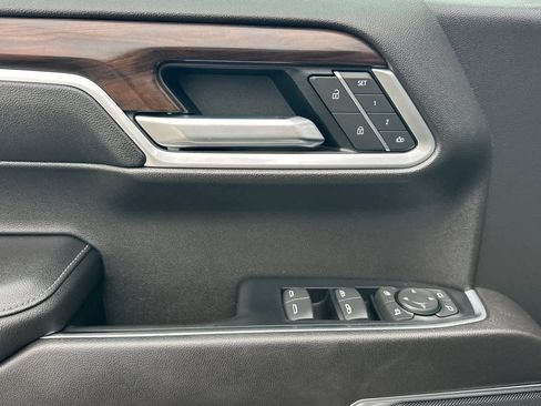 Used 2022 GMC Sierra 1500 SLT image 13