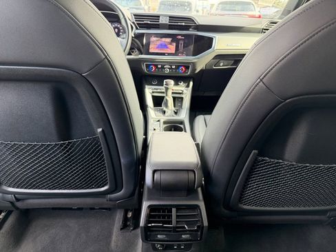 Used 2022 Audi Q3 2.0T Premium image 28