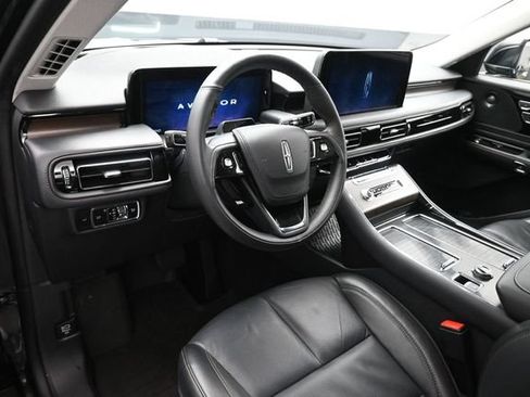 Certified 2025 Lincoln Aviator Reserve w/ Illumination Package AWD/4WD image 9