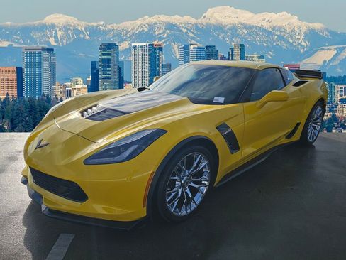 Used 2015 Chevrolet Corvette Z06 w/ 3LZ Preferred Equipment Group image 13