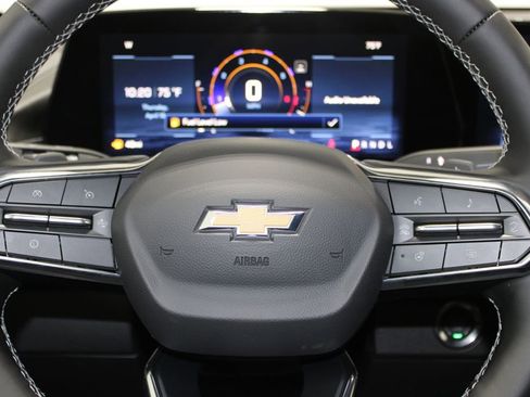 New 2026 Chevrolet Traverse LT w/ Sun and Wheel Package FWD image 31