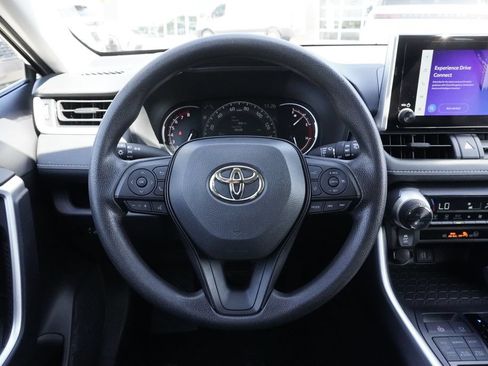 Used 2025 Toyota RAV4 XLE AWD/4WD image 10