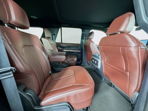 Used 2024 Ford Expedition Limited image 31