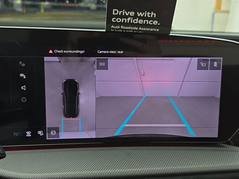 New 2025 Audi SQ5 Prestige image 24