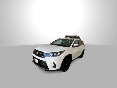 Used 2019 Toyota Highlander SE AWD/4WD image 4