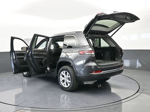 Used 2022 Jeep Grand Cherokee Limited image 79