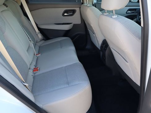 Used 2021 Nissan Rogue SV FWD image 17