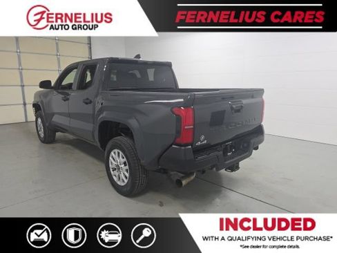 Used 2025 Toyota Tacoma SR AWD/4WD image 7