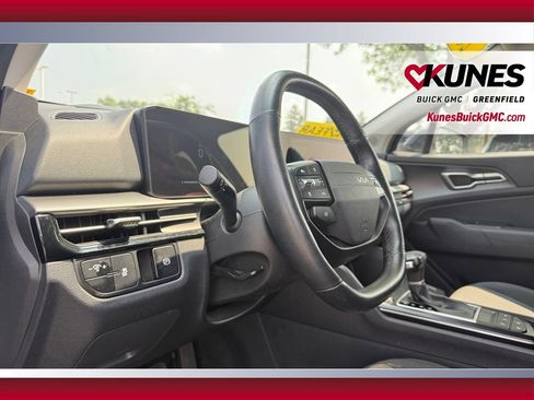 Used 2026 Kia Sportage LX FWD image 20
