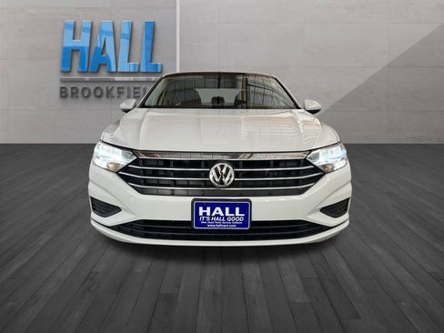 Certified 2020 Volkswagen Jetta SE image 9