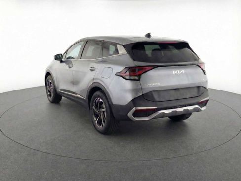 Used 2023 Kia Sportage LX image 4